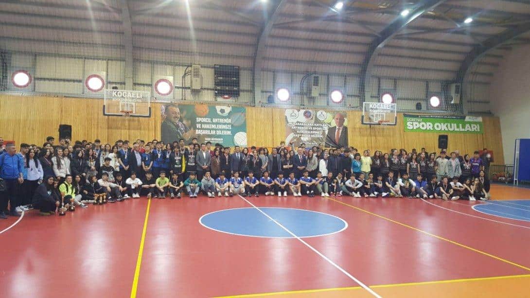 19 Mayıs Atatürk'ü Anma Gençlik ve Spor Bayramı  Münasebetiyle Gençlik Turnuvaları Düzenlendi