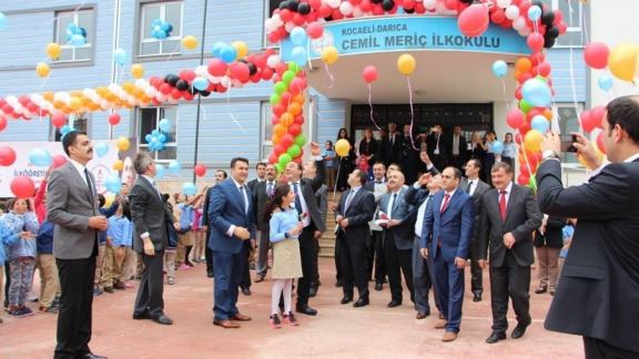 İlköğretim Haftası Çelenk Sunma Töreni ve Cemil Meriç İlkokulu İlköğretim Haftası Kutlama Programı